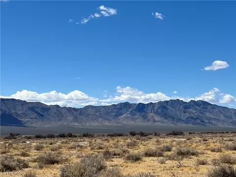 9930 S Raymond St, Pahrump, NV 89048