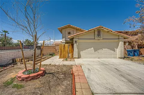 100 Underhill Ct, Las Vegas, NV 89145