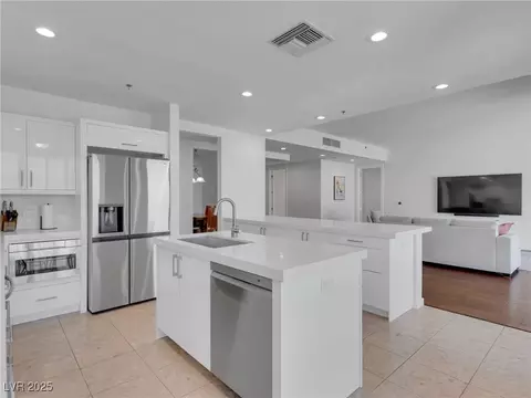 4525 Dean Martin Dr #3006, Las Vegas, NV 89103