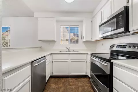 6857 Tamarus St #202, Las Vegas, NV 89119