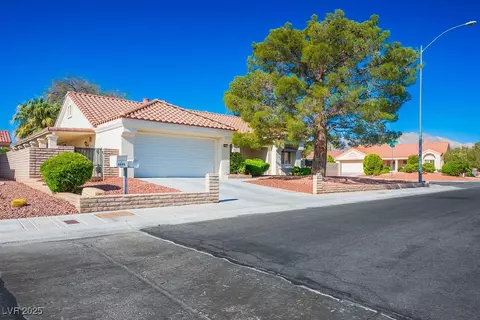8813 Sundial Dr, Las Vegas, NV 89134