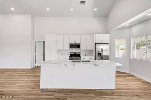 689 Hitchen Post Dr, Henderson, NV 89011