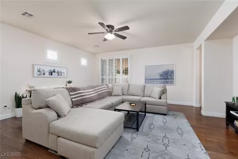 3239 Robins Creek Pl, Las Vegas, NV 89135