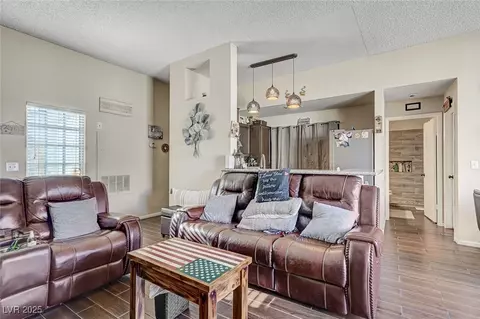 3150 Soft Breezes Dr #2018, Las Vegas, NV 89128