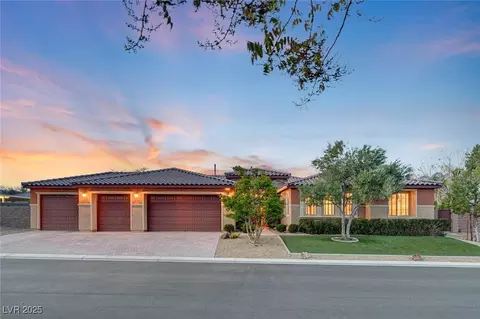 8470 Creekstone Ct, Las Vegas, NV 89113