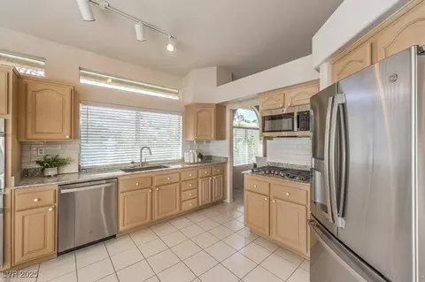 2128 Eaglepath Cir, Henderson, NV 89074 photo 18