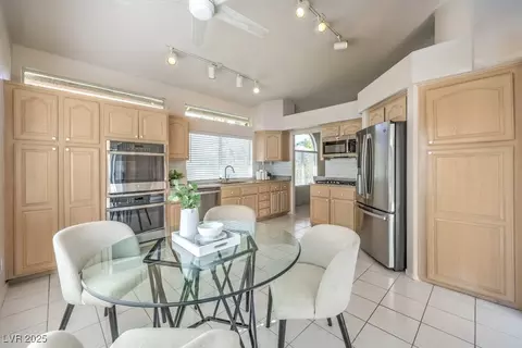 2128 Eaglepath Cir, Henderson, NV 89074 photo 16