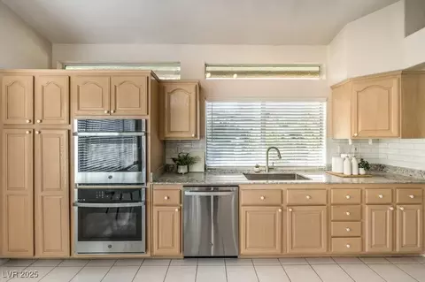 2128 Eaglepath Cir, Henderson, NV 89074 photo 17
