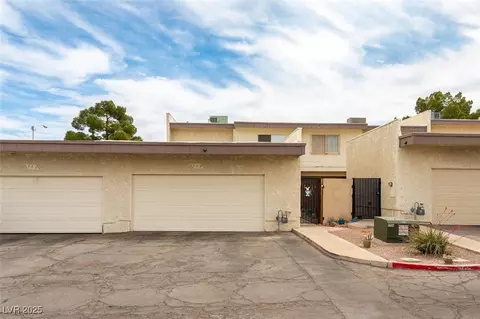 555 Rene Ln, Henderson, NV 89015