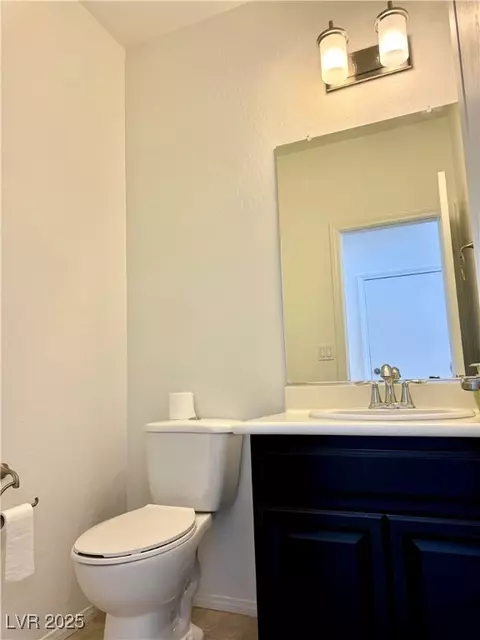 7253 Blooming Jasmine Ave, Las Vegas, NV 89117 photo 13