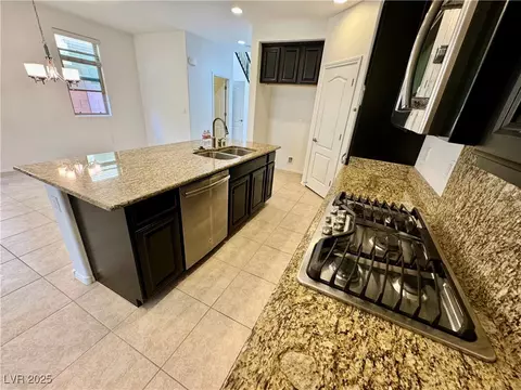 7253 Blooming Jasmine Ave, Las Vegas, NV 89117 photo 8