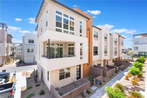 647 Spotted Falcon St, Las Vegas, NV 89138