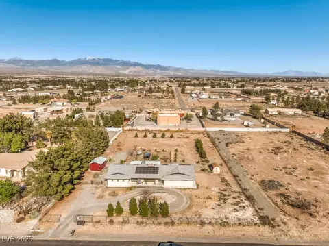 2771 Red Rock Dr, Pahrump, NV 89048