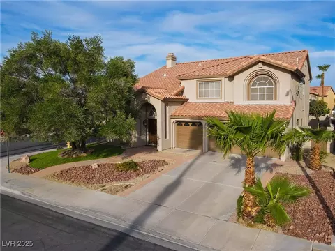 16 Old Lake Cir, Henderson, NV 89074