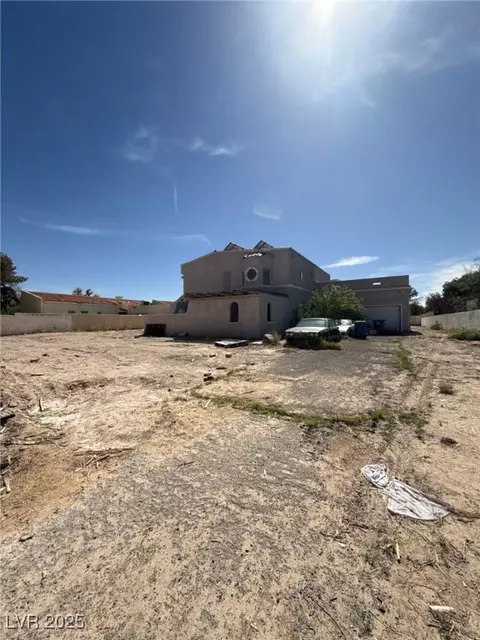7475 Gilespie St, Las Vegas, NV 89123