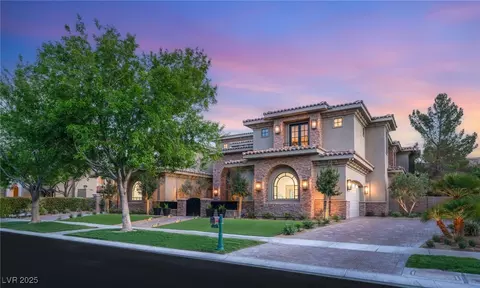 15 Vintage Canyon St, Las Vegas, NV 89141