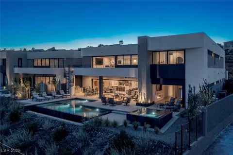 29 Falling Ridge Ln, Henderson, NV 89011