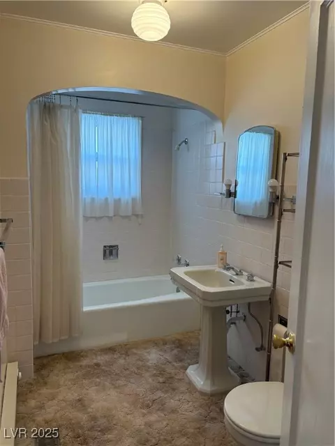 Bath - 1028 Murry St, Ely, NV 89301 photo 1 of 2