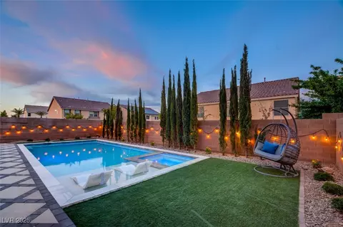 9610 Twin Rivers Ct, Las Vegas, NV 89139
