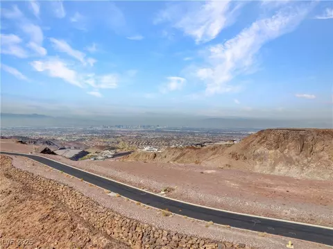 46 Cloudrock Ct, Henderson, NV 89012