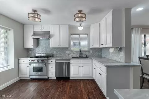 3217 Pinehurst Dr, Las Vegas, NV 89109