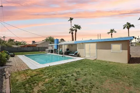 3140 Sundown Dr, Las Vegas, NV 89169