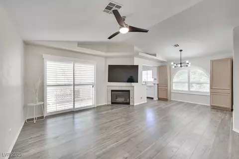 3404 Winterhaven St #204, Las Vegas, NV 89108
