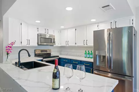 5060 Jeffreys St #201, Las Vegas, NV 89119
