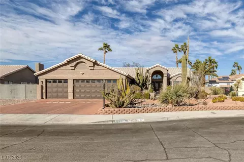 6308 Canyon Ridge Dr, Las Vegas, NV 89108