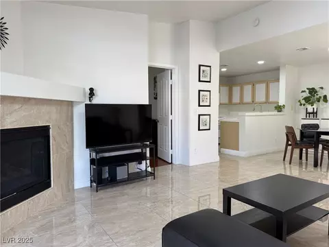 8452 Boseck Dr #225, Las Vegas, NV 89145