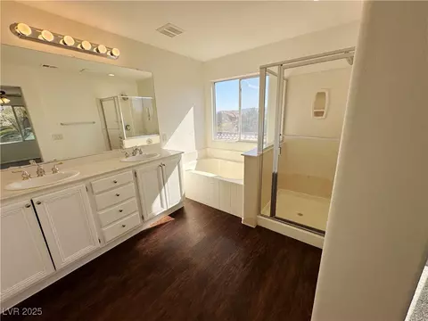 Bath - 181 Ruby Ridge Ave, Henderson, NV 89002 photo 7 of 9