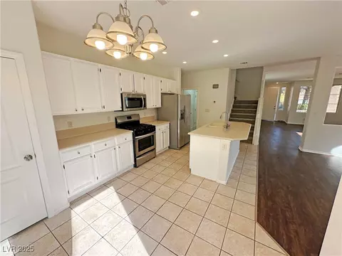 Kitchen - 181 Ruby Ridge Ave, Henderson, NV 89002 photo 3 of 4