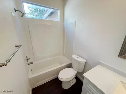 Bath - 181 Ruby Ridge Ave, Henderson, NV 89002 photo 2 of 9