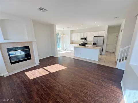 Living - 181 Ruby Ridge Ave, Henderson, NV 89002 photo 4 of 7