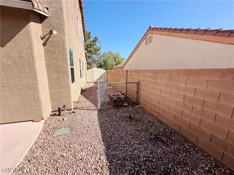 Exterior - 181 Ruby Ridge Ave, Henderson, NV 89002 photo 5 of 7