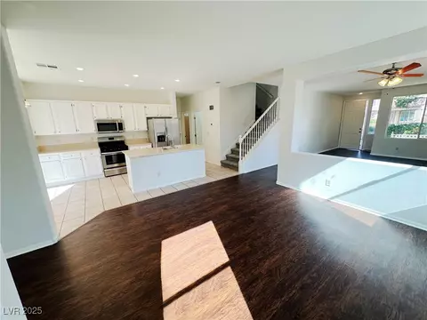 Living - 181 Ruby Ridge Ave, Henderson, NV 89002 photo 5 of 7