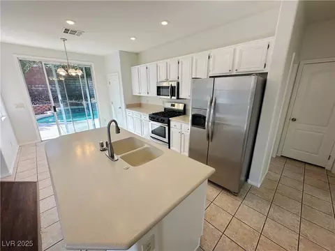 Kitchen - 181 Ruby Ridge Ave, Henderson, NV 89002 photo 4 of 4