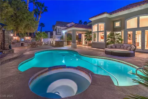 8808 Rozetta Ct, Las Vegas, NV 89134