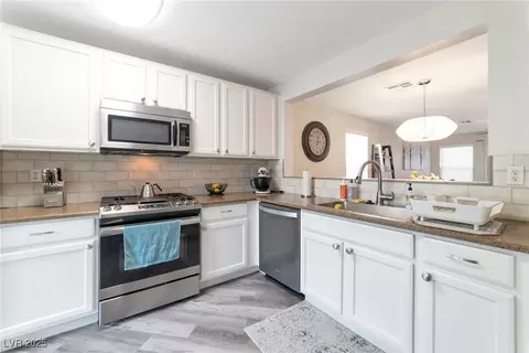 10741 Pearl River Ave, Las Vegas, NV 89166