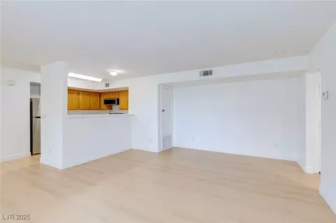 8450 Alta Dr #136, Las Vegas, NV 89145