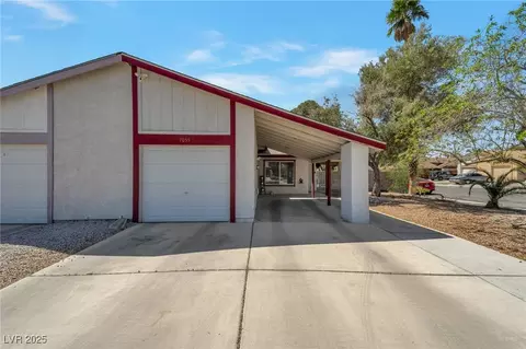 7055 Sylvan Oak Dr, Las Vegas, NV 89147