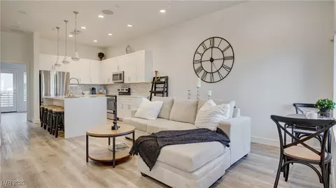 11485 Vibrant Heights Dr #32, Las Vegas, NV 89135