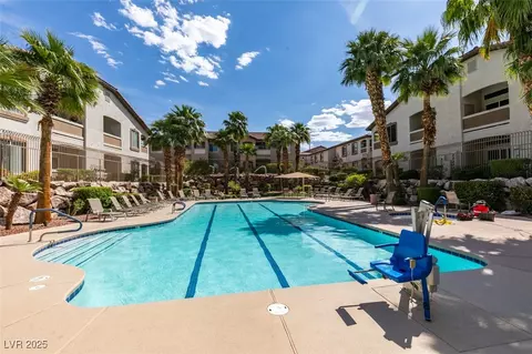 2305 W Horizon Ridge Pkwy #3713, Henderson, NV 89052
