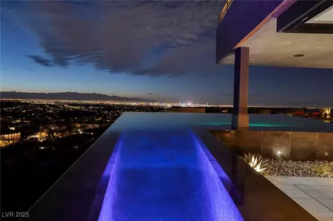 811 Magnum Cliff Ct, Henderson, NV 89012