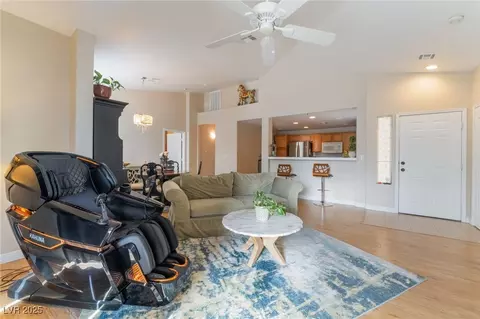 2325 Windmill Pkwy #323, Henderson, NV 89074