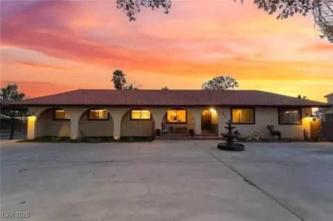 711 Sari Dr, Las Vegas, NV 89110