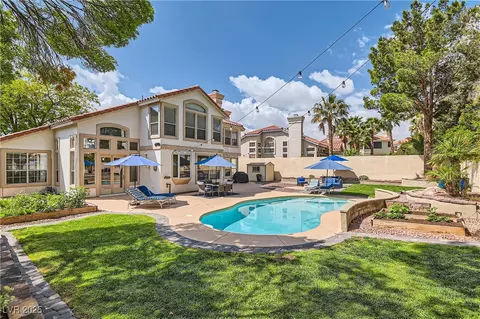 8320 Opal Cove Dr, Las Vegas, NV 89128