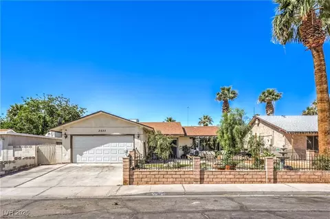 3523 Anthony Dr, Las Vegas, NV 89121