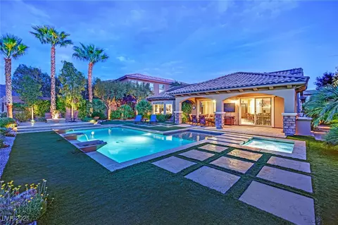 2901 Josephine Dr, Henderson, NV 89044