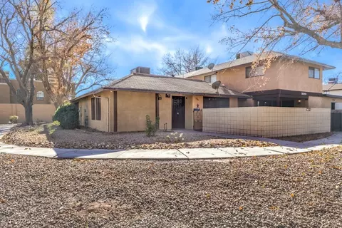 5101 Village Dr, Las Vegas, NV 89142